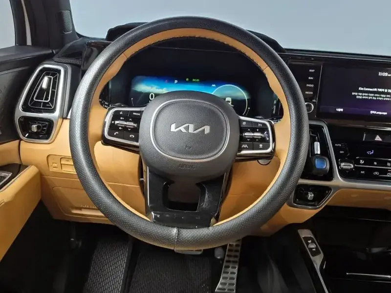 2023 Kia Sorento с пробегом 27 542 км