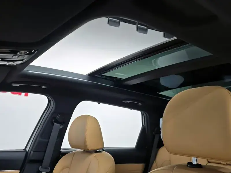 2023 Kia Sorento с пробегом 27 542 км