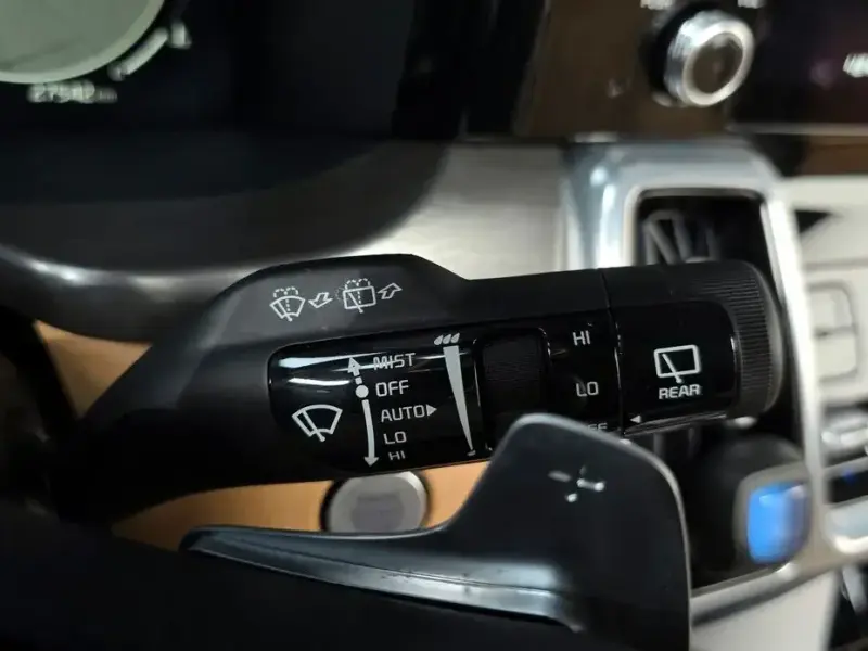 2023 Kia Sorento с пробегом 27 542 км