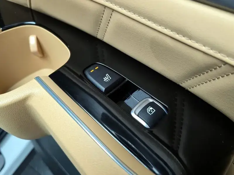 2023 Kia Sorento с пробегом 27 542 км