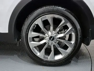 2023 Kia Sorento с пробегом 27 542 км