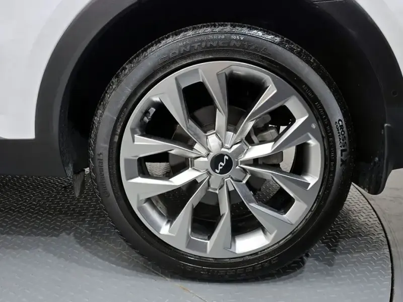 2023 Kia Sorento с пробегом 27 542 км