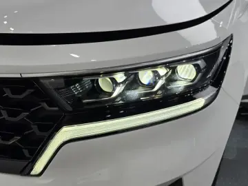 2023 Kia Sorento с пробегом 27 542 км