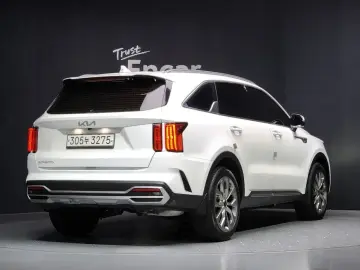 2023 Kia Sorento с пробегом 12 551 км