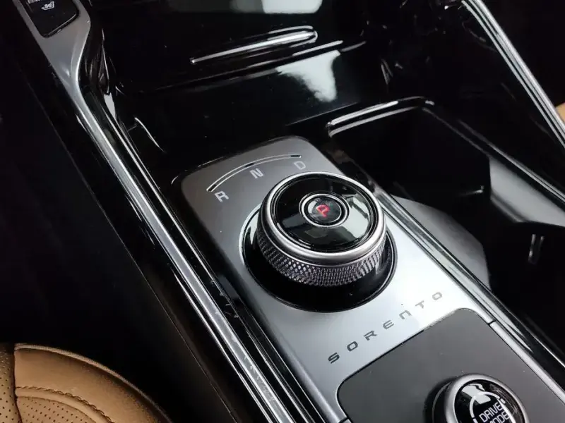 2023 Kia Sorento с пробегом 12 551 км