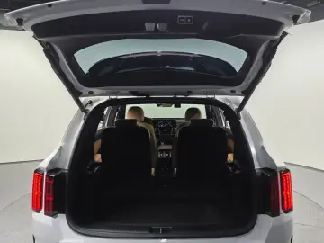2023 Kia Sorento с пробегом 109 673 км