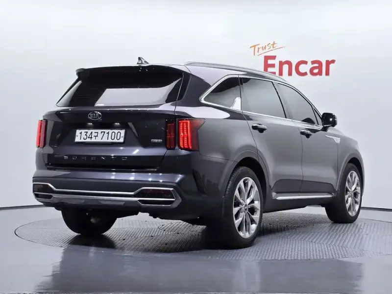 2021 Kia Sorento с пробегом 18 015 км