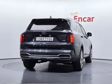 2021 Kia Sorento с пробегом 18 015 км