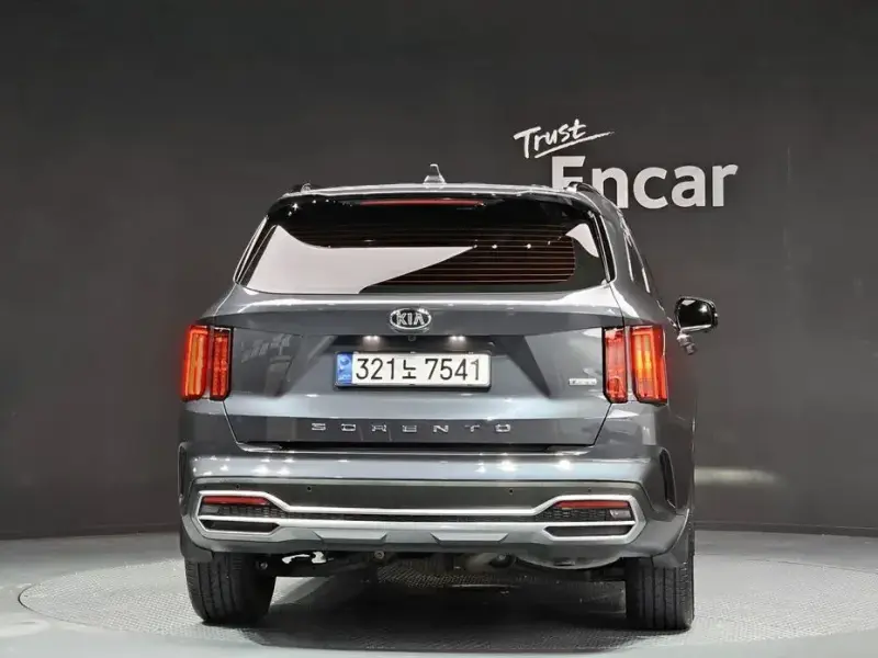2021 Kia Sorento с пробегом 28 295 км