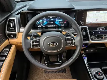 2021 Kia Sorento с пробегом 18 015 км