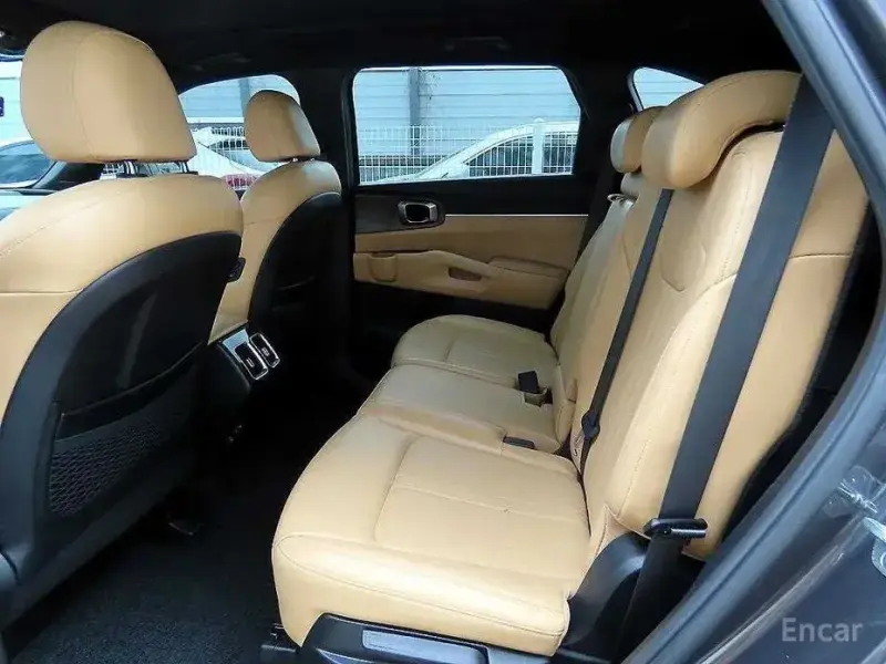 2021 Kia Sorento с пробегом 14 594 км