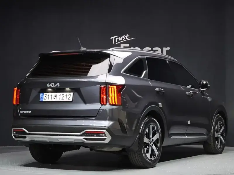 2023 Kia Sorento с пробегом 42 064 км