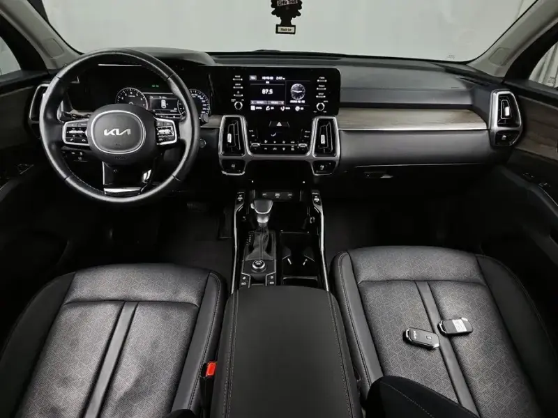 2023 Kia Sorento с пробегом 42 064 км