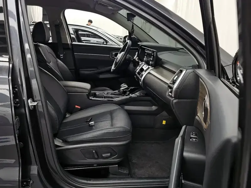 2023 Kia Sorento с пробегом 42 064 км