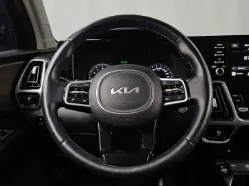 2023 Kia Sorento с пробегом 42 064 км