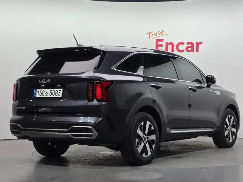 2023 Kia Sorento с пробегом 28 410 км