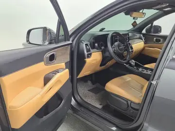 2023 Kia Sorento с пробегом 28 410 км