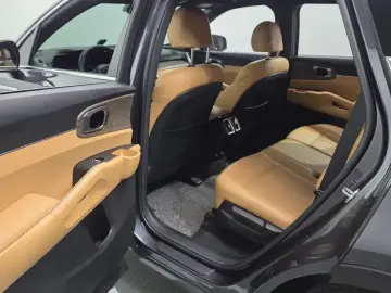 2023 Kia Sorento с пробегом 28 410 км