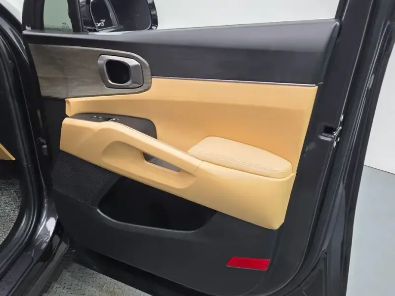 2023 Kia Sorento с пробегом 28 410 км