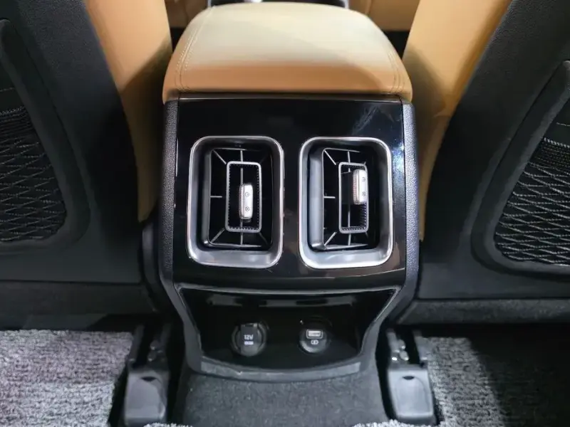 2023 Kia Sorento с пробегом 28 410 км