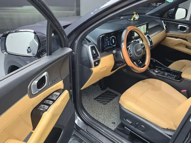 2023 Kia Sorento с пробегом 55 827 км