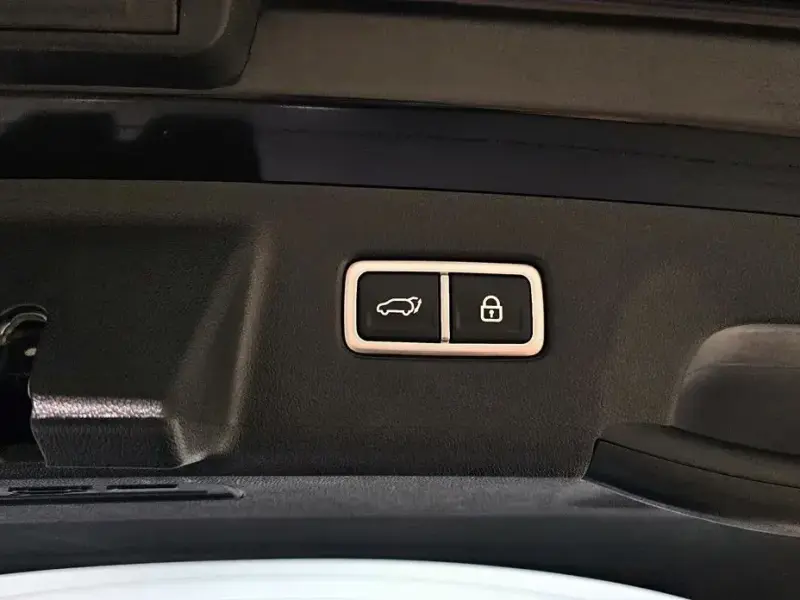 2023 Kia Sorento с пробегом 48 677 км