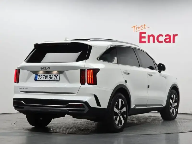 2023 Kia Sorento с пробегом 51 811 км