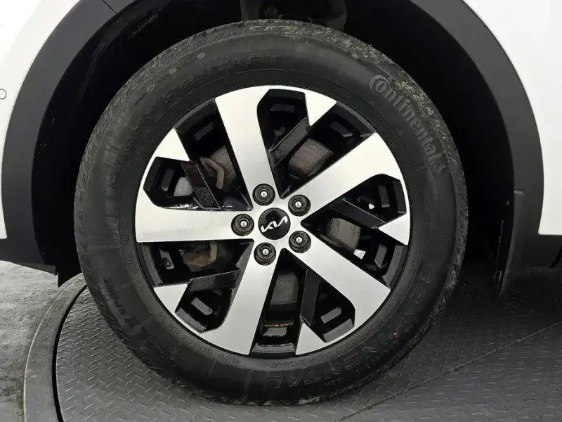2023 Kia Sorento с пробегом 51 811 км