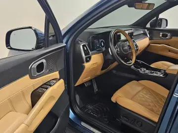 2023 Kia Sorento с пробегом 57 585 км