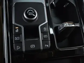 2023 Kia Sorento с пробегом 57 585 км