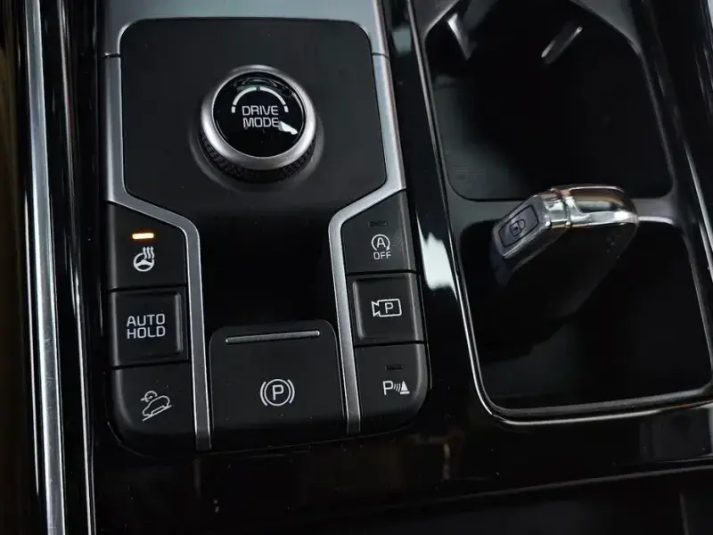 2023 Kia Sorento с пробегом 57 585 км