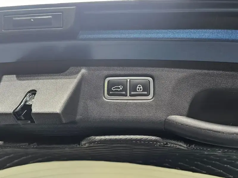 2023 Kia Sorento с пробегом 57 585 км