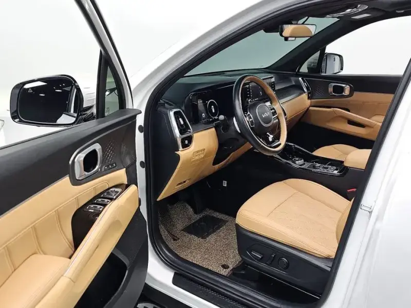 2023 Kia Sorento с пробегом 55 024 км