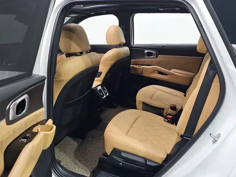 2023 Kia Sorento с пробегом 55 024 км