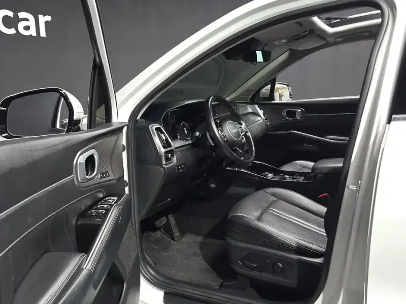 2023 Kia Sorento с пробегом 52 430 км