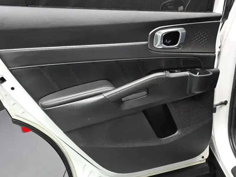 2023 Kia Sorento с пробегом 52 430 км