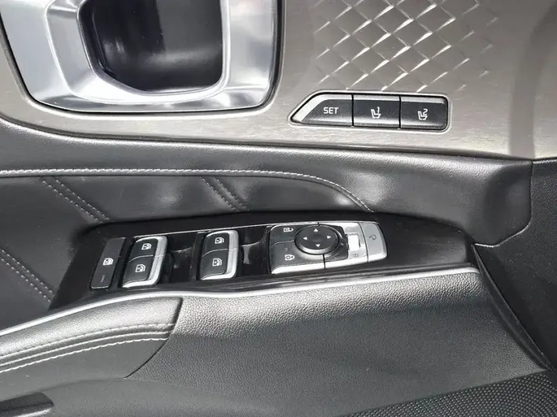 2023 Kia Sorento с пробегом 52 430 км