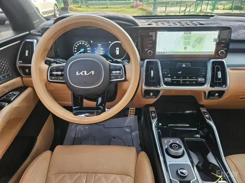 2023 Kia Sorento с пробегом 50 234 км