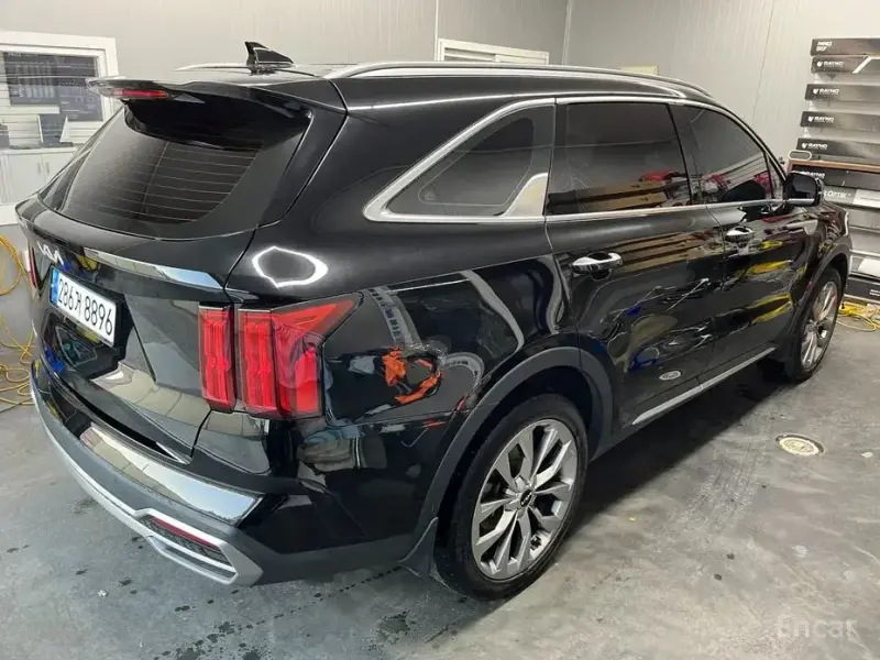 2023 Kia Sorento с пробегом 72 600 км