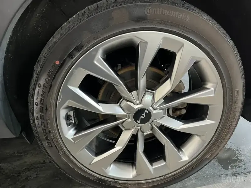 2023 Kia Sorento с пробегом 72 600 км