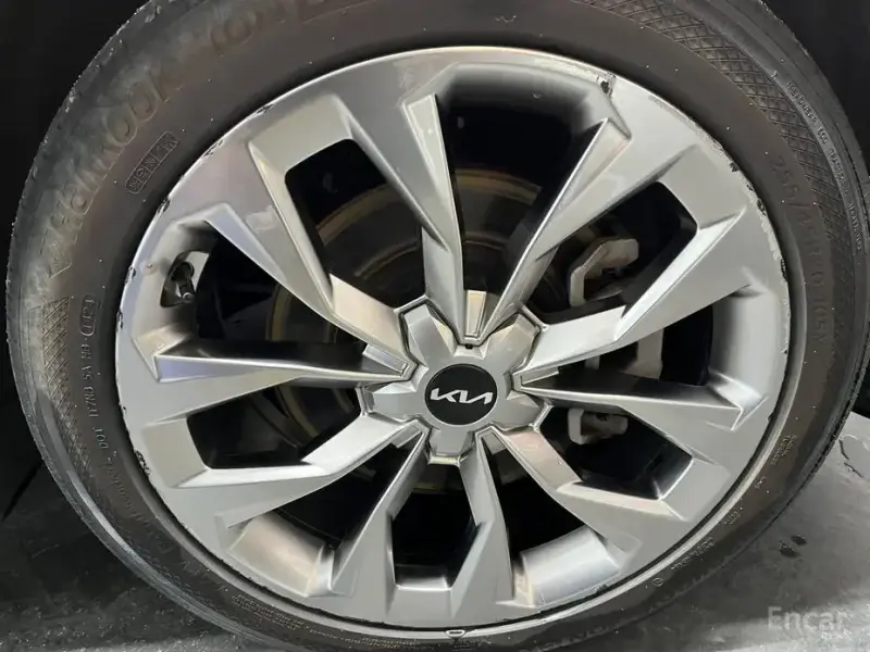 2023 Kia Sorento с пробегом 72 600 км