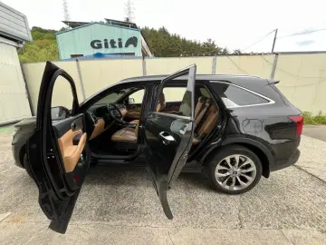 2023 Kia Sorento с пробегом 72 600 км