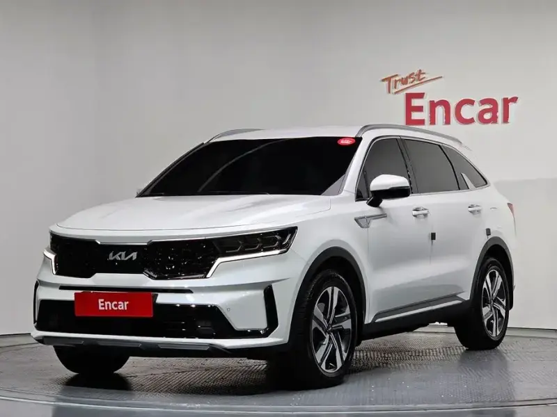 2023 Kia Sorento с пробегом 21 010 км