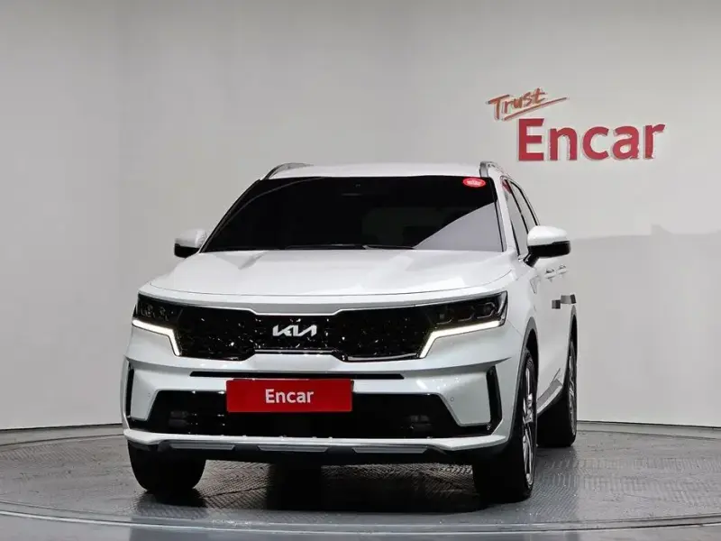 2023 Kia Sorento с пробегом 21 010 км