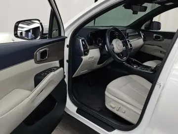 2023 Kia Sorento с пробегом 21 010 км