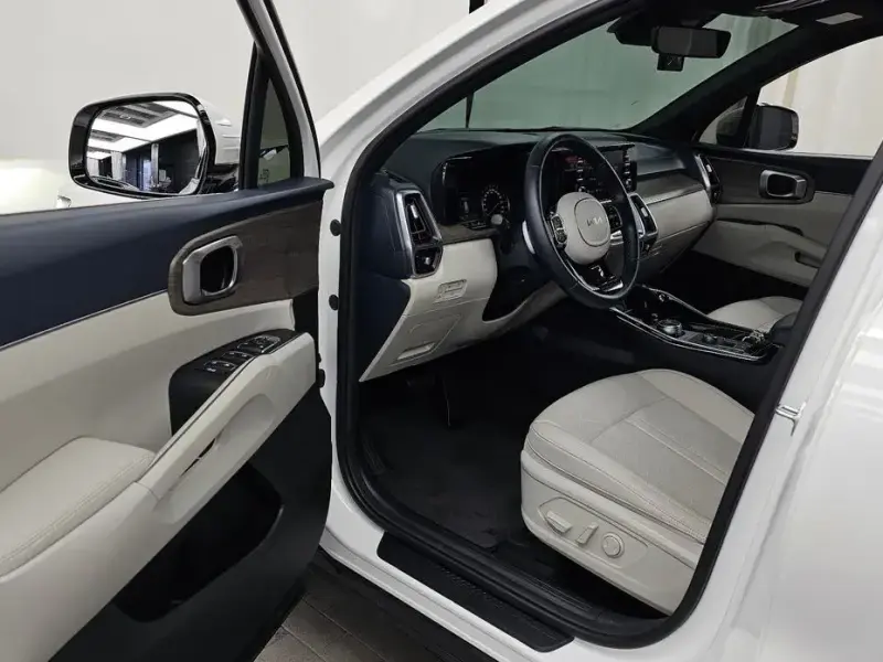 2023 Kia Sorento с пробегом 21 010 км