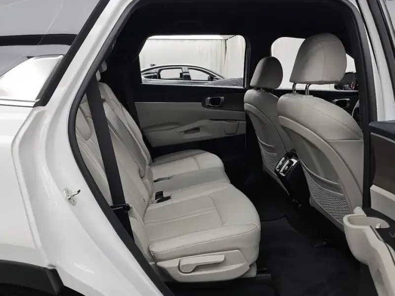 2023 Kia Sorento с пробегом 21 010 км
