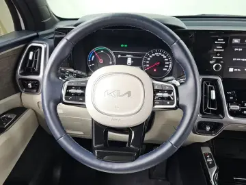 2023 Kia Sorento с пробегом 21 010 км