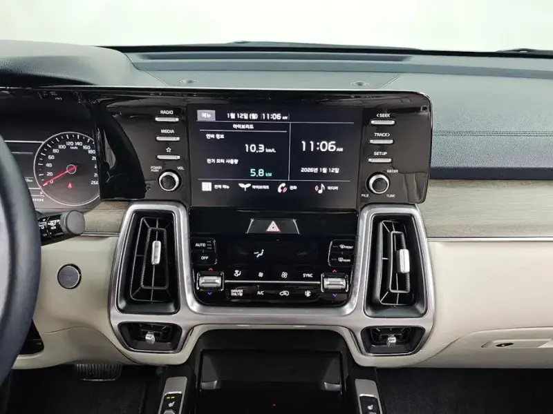 2023 Kia Sorento с пробегом 21 010 км