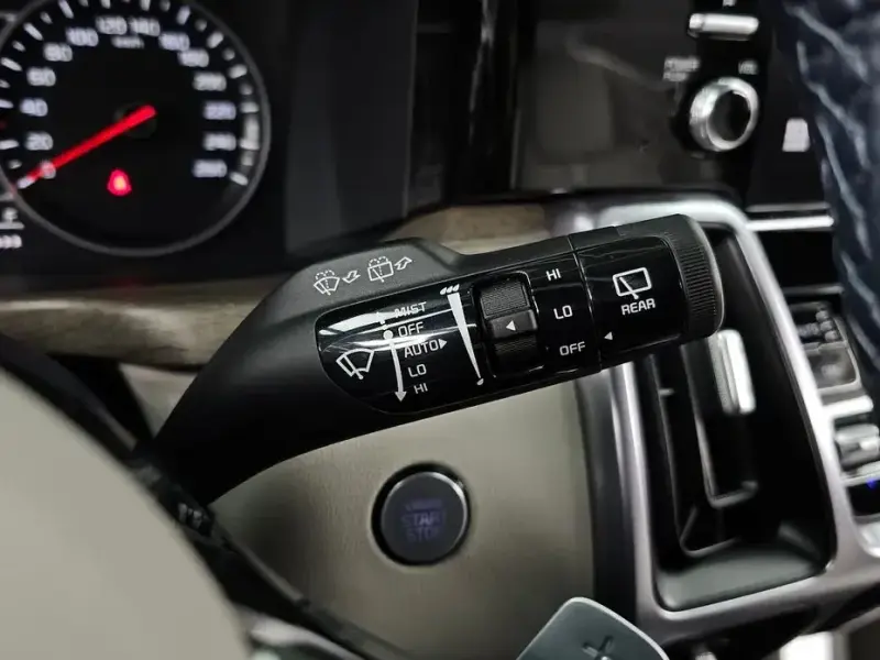 2023 Kia Sorento с пробегом 21 010 км